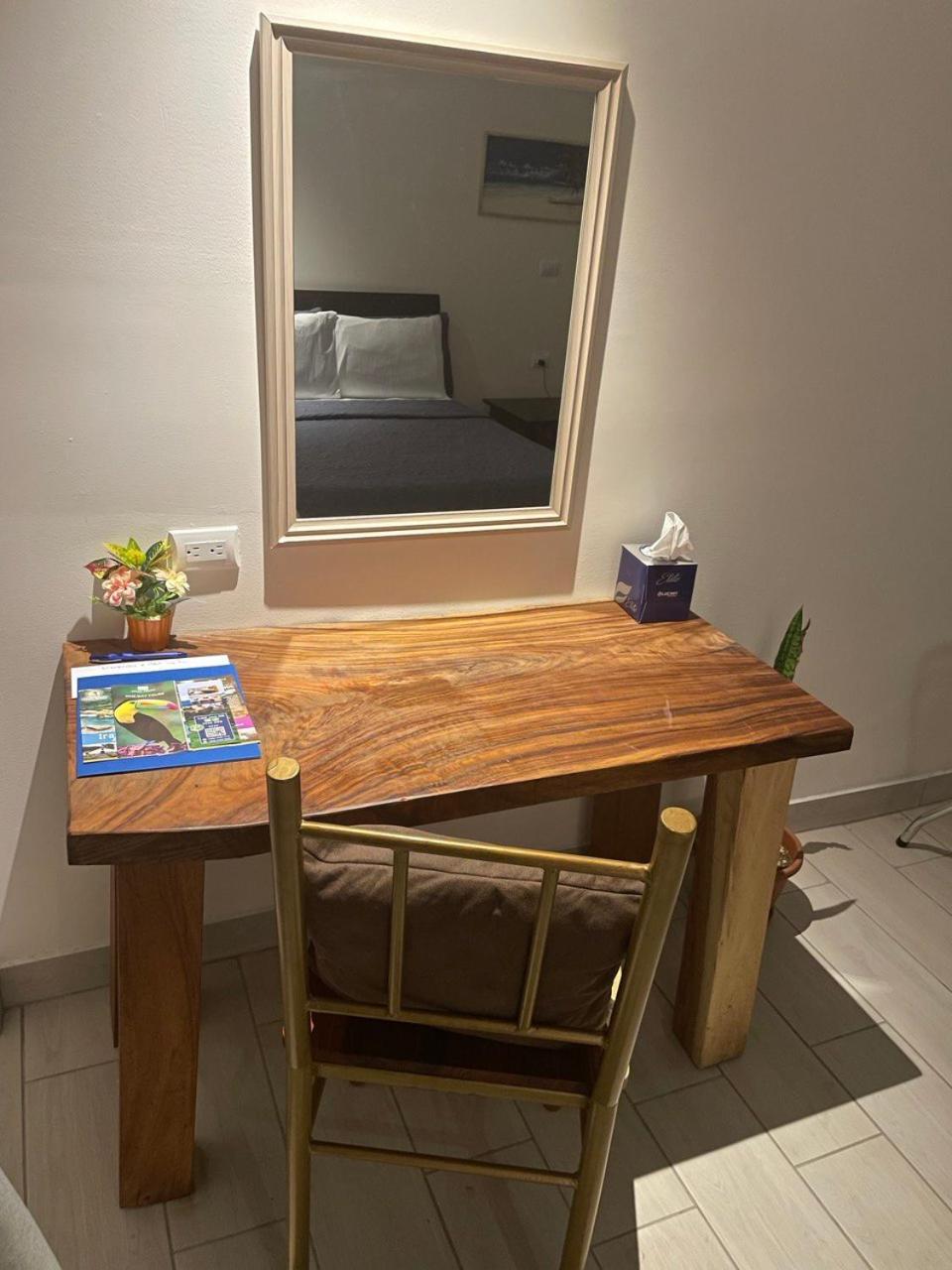 Lop Inn San Jose Aeropuerto - Costa Rica Ciudad Cariari エクステリア 写真